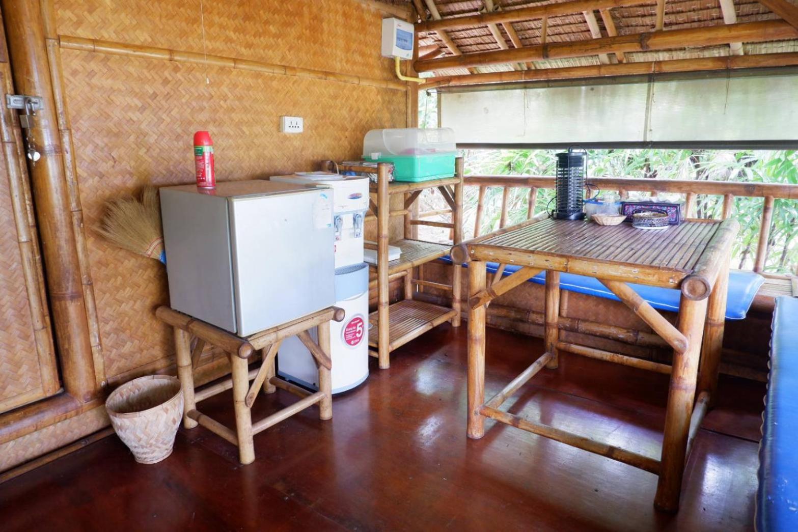 Hotel Kingsacre à Nai Yang Beach Extérieur photo