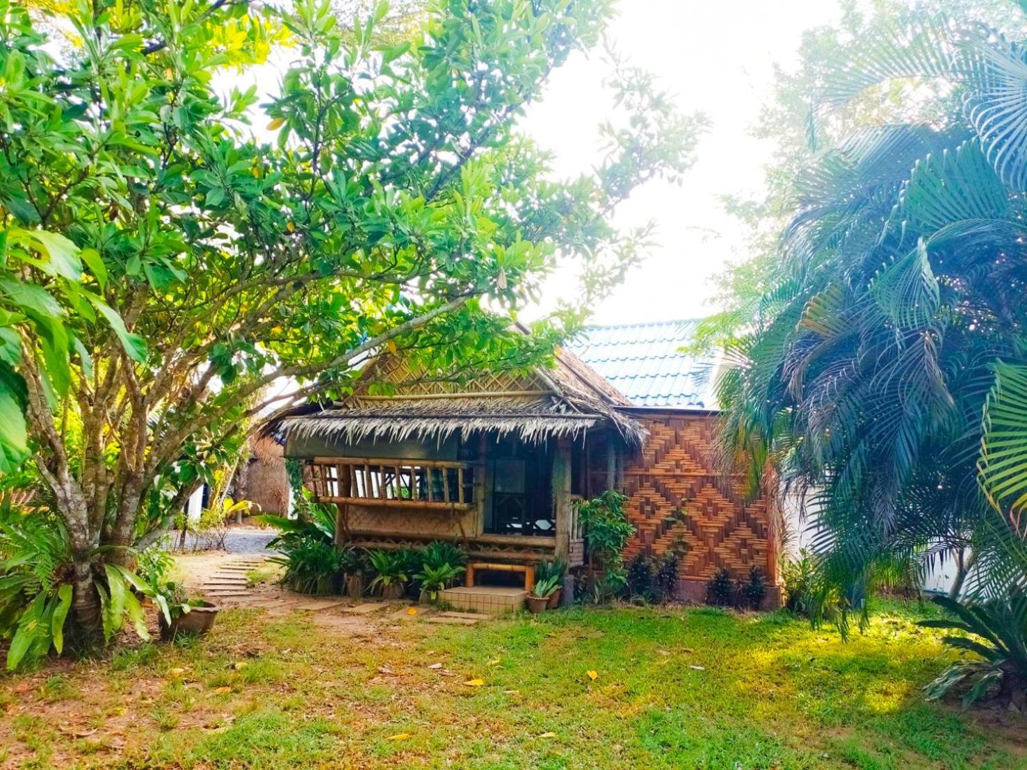 Hotel Kingsacre à Nai Yang Beach Extérieur photo